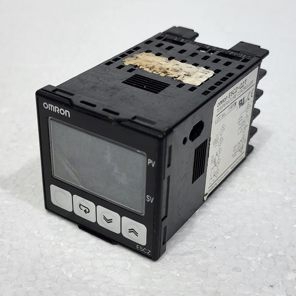 OMRON E5CZ-Q2T TEMPERATURE CONTROLLER 100-240V