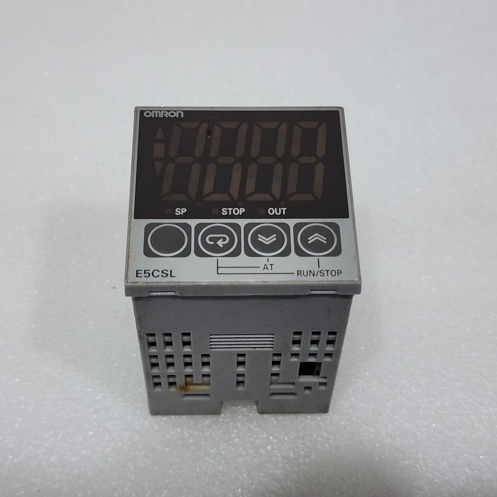 OMRON E5CSL-RP TEMPERATURE CONTROLLER 100-240V LOT OF 3 UNIT