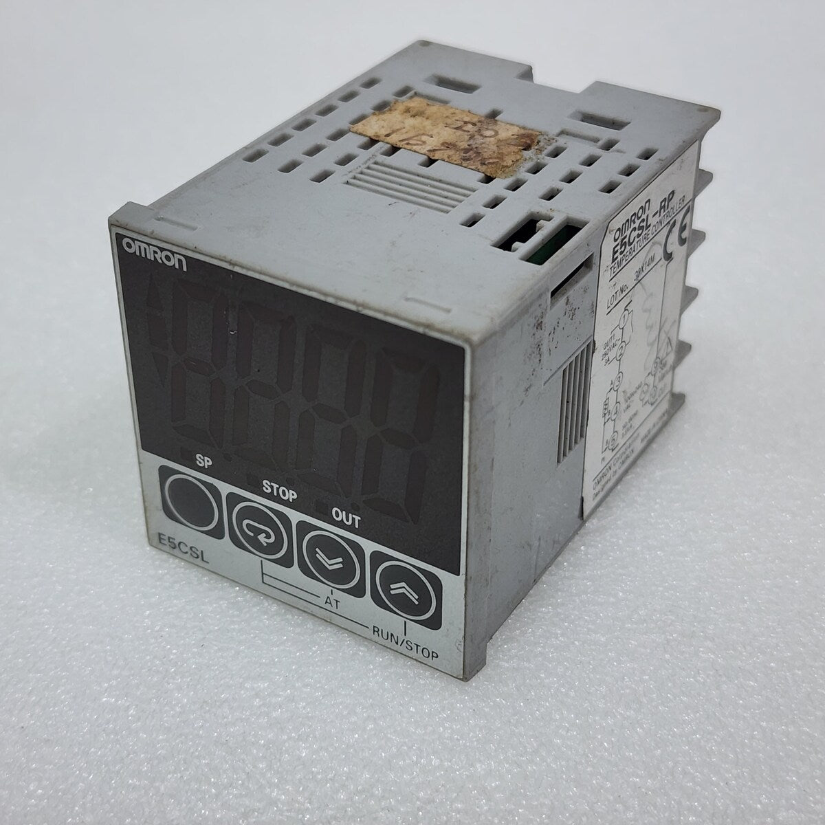 OMRON E5CSL-RP TEMPERATURE CONTROLLER 100-240V LOT OF 3 UNIT