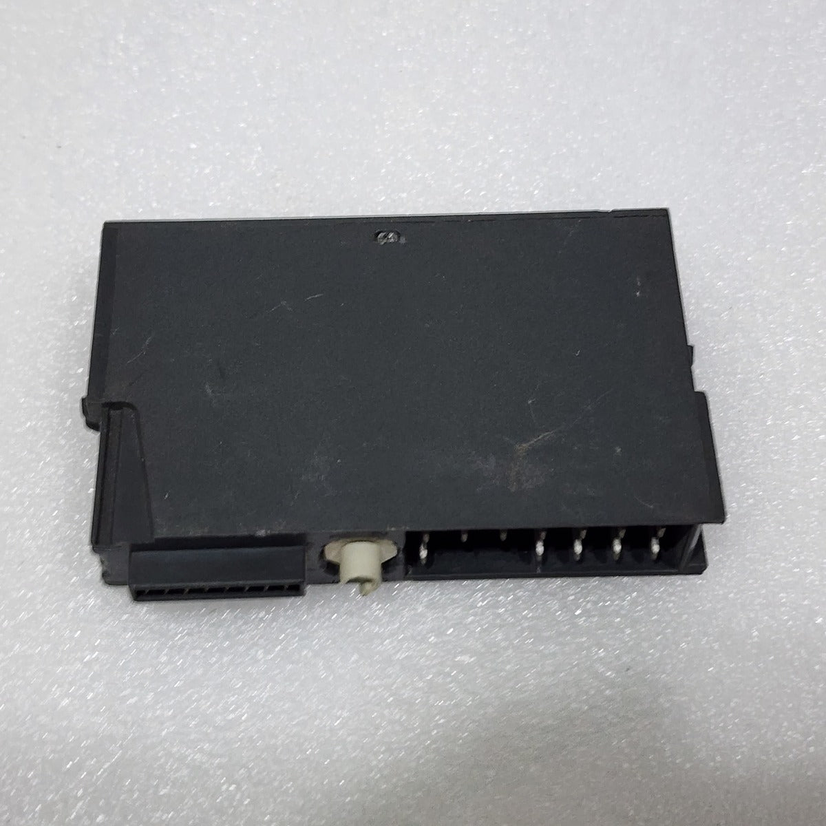 SIEMENS 6ES7 132-4HB01-0AB0 DIGITAL I/O MODULE