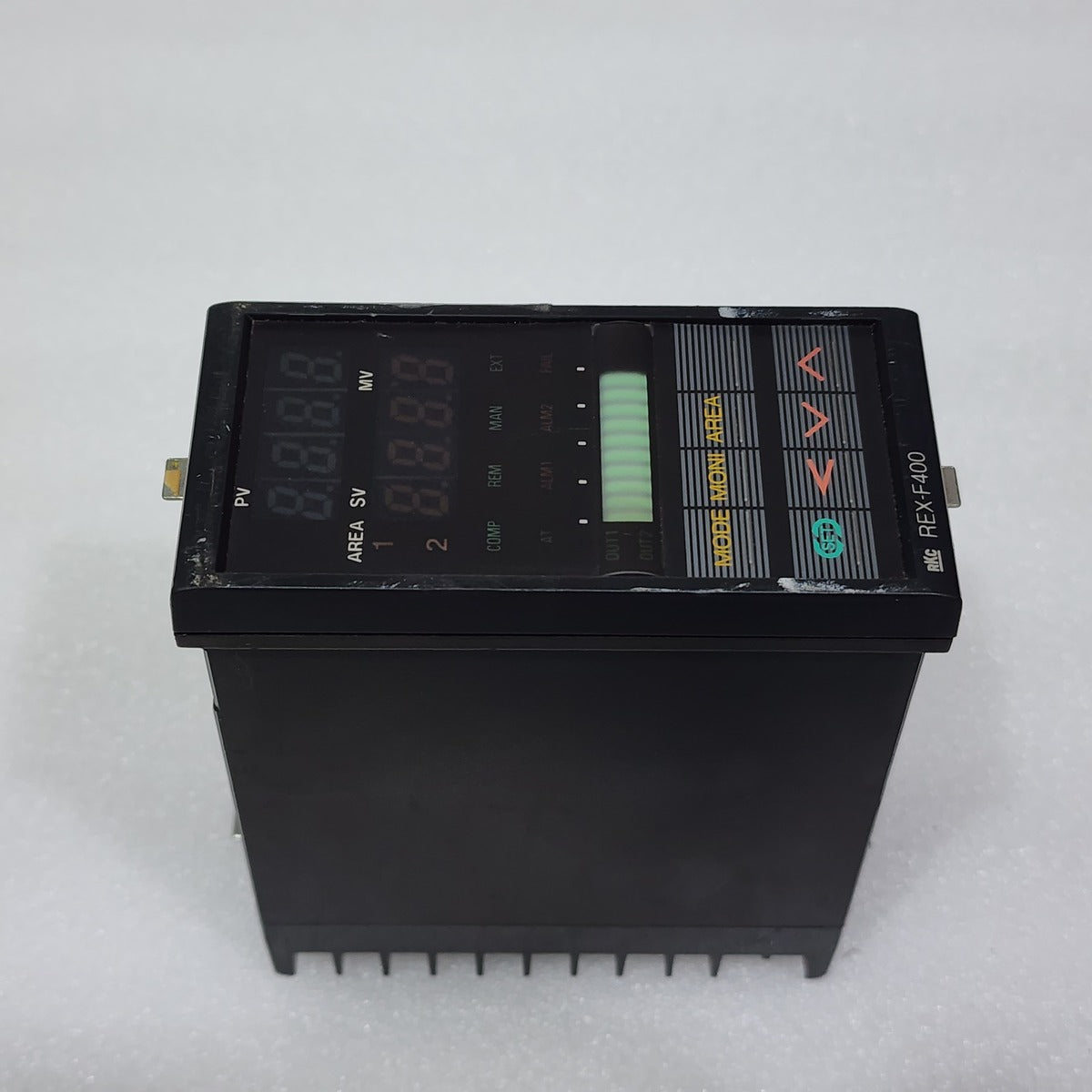 RKC INSTRUMENT INC REX-F400 TEMPERATURE CONTROLLER 14K19016 100-240VAC