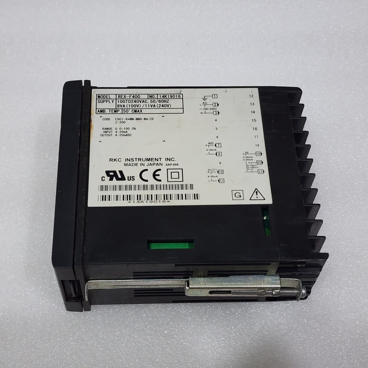 RKC INSTRUMENT INC REX-F400 TEMPERATURE CONTROLLER 14K19016 100-240VAC