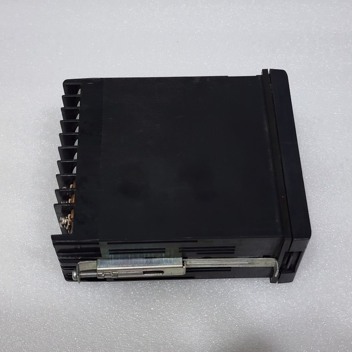 RKC INSTRUMENT INC REX-F400 TEMPERATURE CONTROLLER 14K19016 100-240VAC