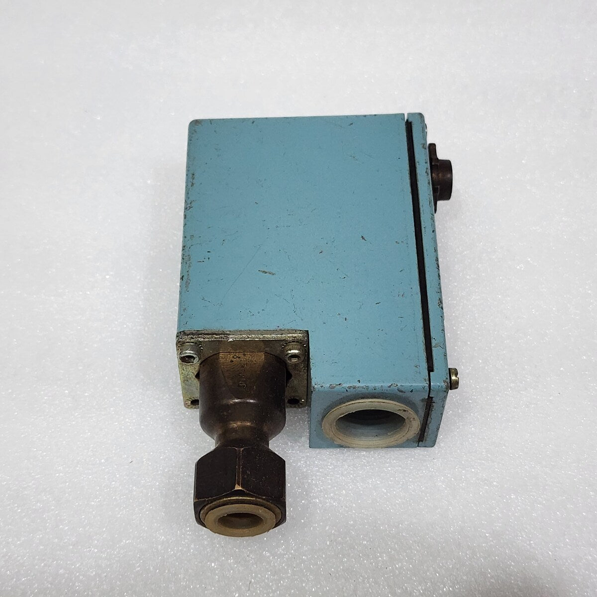 TELEMECANIQUE XMJ-A300 PRESSURE SWITCH 300 BAR