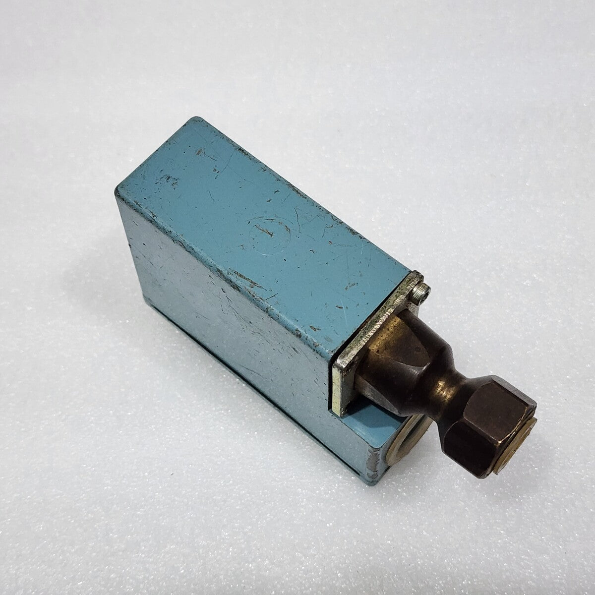 TELEMECANIQUE XMJ-A300 PRESSURE SWITCH 300 BAR