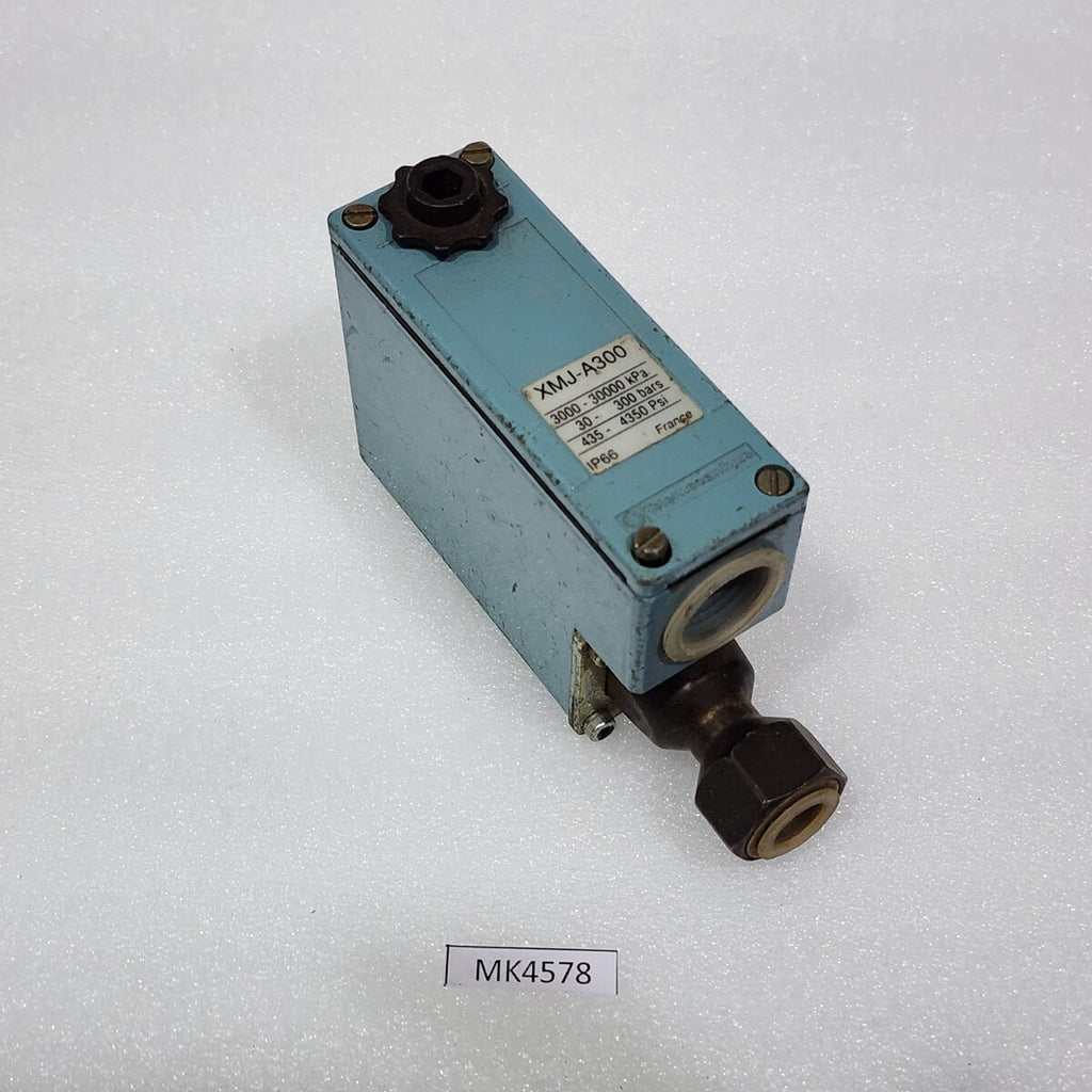 TELEMECANIQUE XMJ-A300 PRESSURE SWITCH 300 BAR