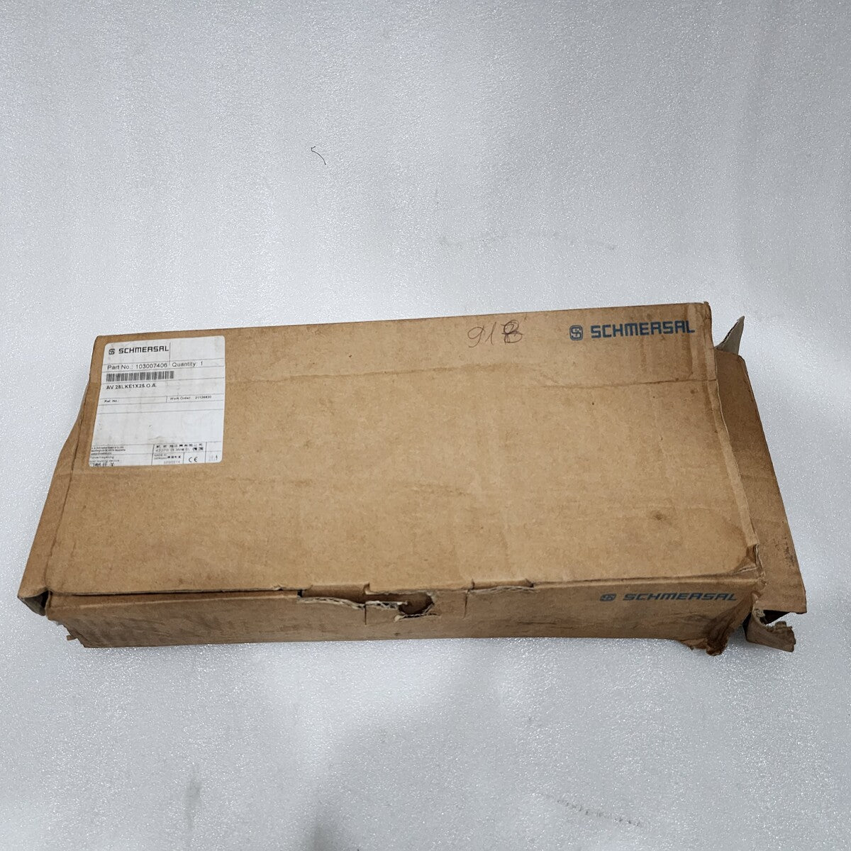 SCHMERSAL  AV 28LKE1 X25 0.A LIFT SWITCHGEAR DOOR LOCKING DEVICE 103007406