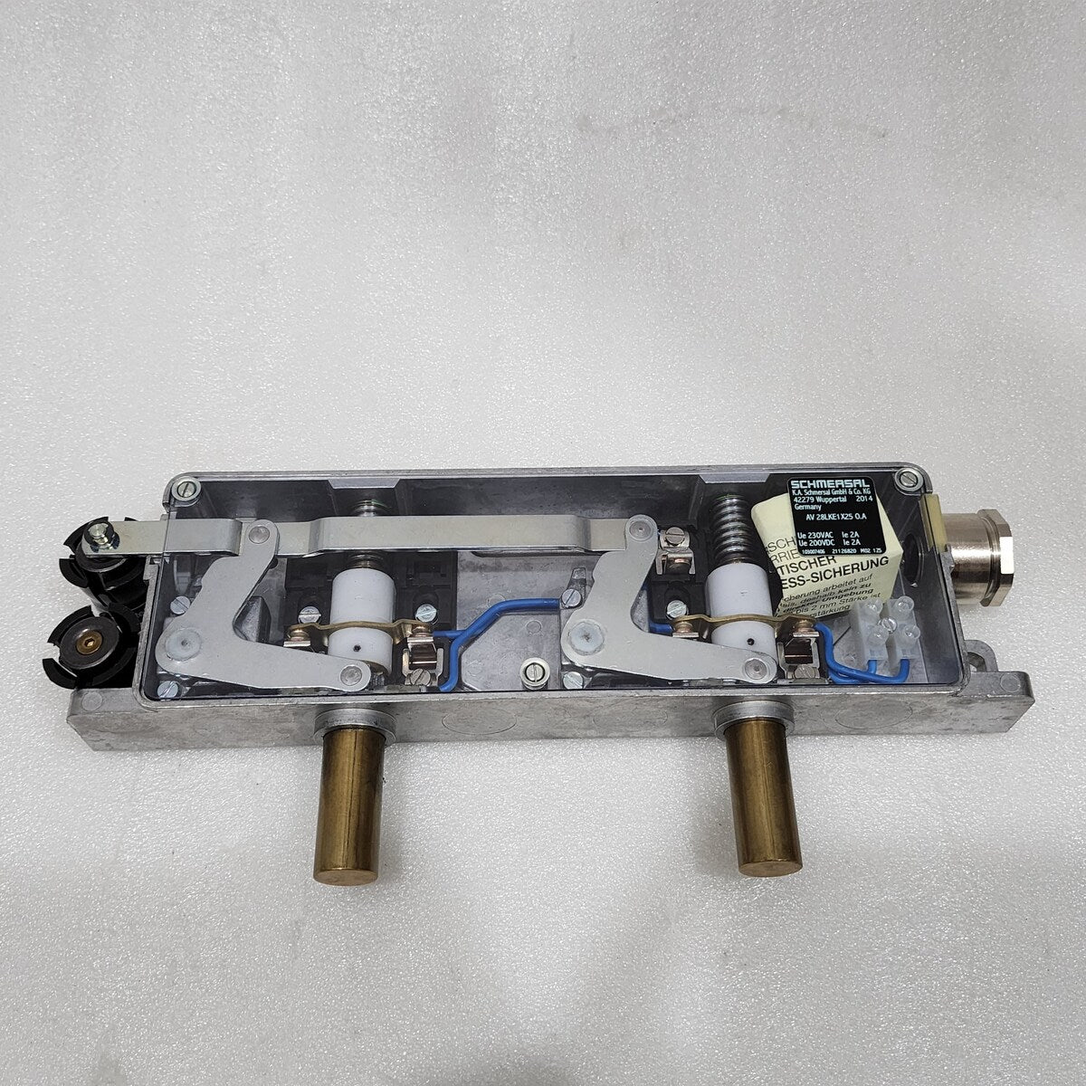 SCHMERSAL  AV 28LKE1 X25 0.A LIFT SWITCHGEAR DOOR LOCKING DEVICE 103007406
