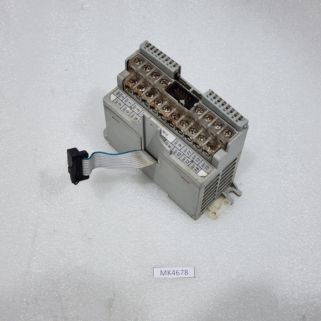ALLEN BRADLEY CAT 1762-OW16 MICROLOGIX RELAY OUTPUT MODULE