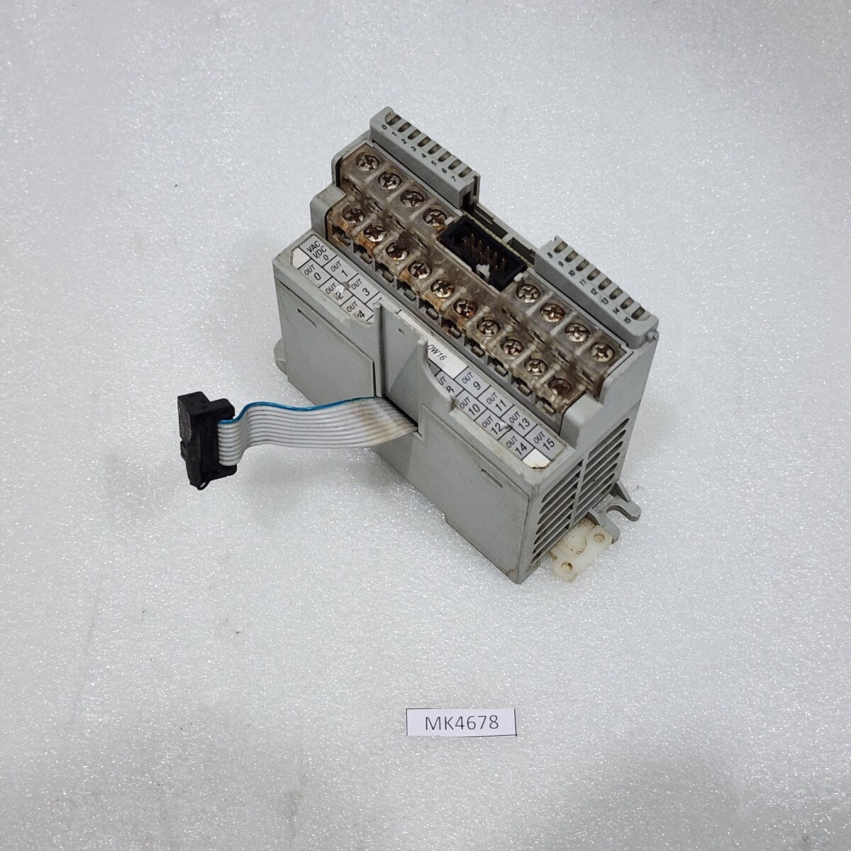 ALLEN BRADLEY CAT 1762-OW16 MICROLOGIX RELAY OUTPUT MODULE