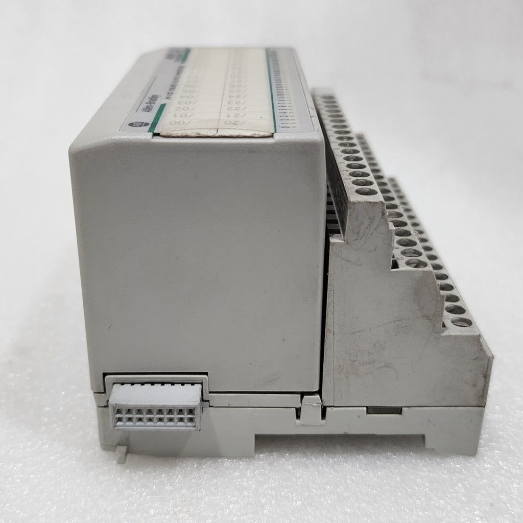 ALLEN BRADLEY CAT 1794-OB32P SERIES A 97284771 FLEX I/O MODULE 1794-TB32 9238527
