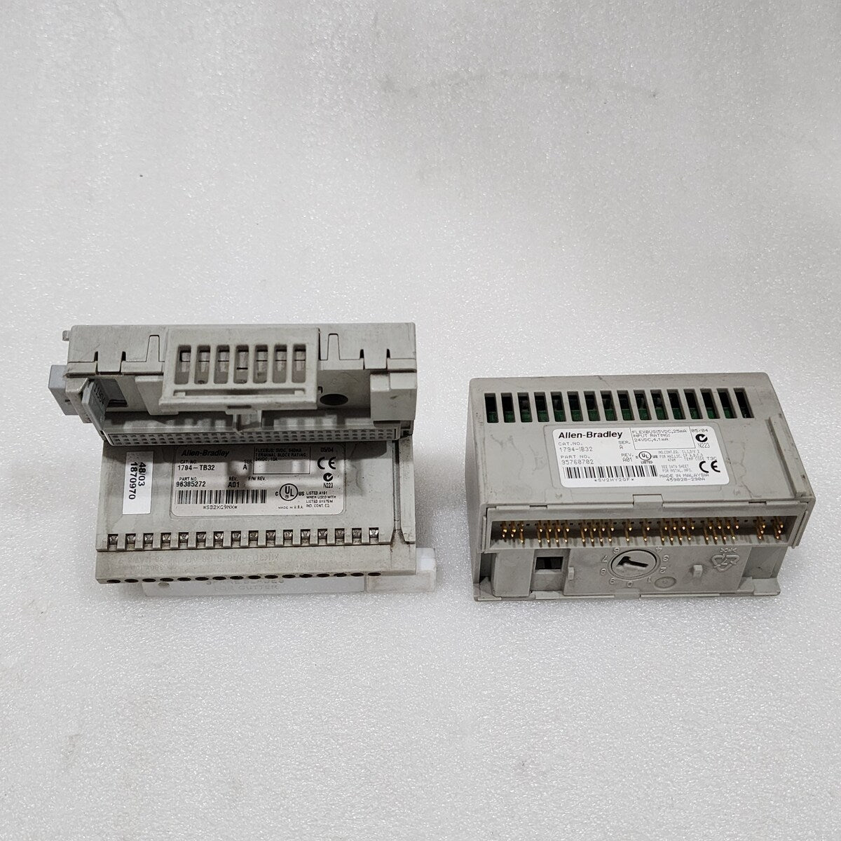 ALLEN BRADLEY CAT 1794-IB32 SERIES A 95760702 FLEX I/O MODULE 1794-TB32 96385272
