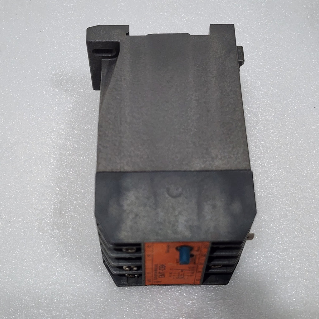 KLÖCKNER MOELLER EMT-DBK CONTROL RELAY | 220V AC | AUTO/HAND RESET MODULE