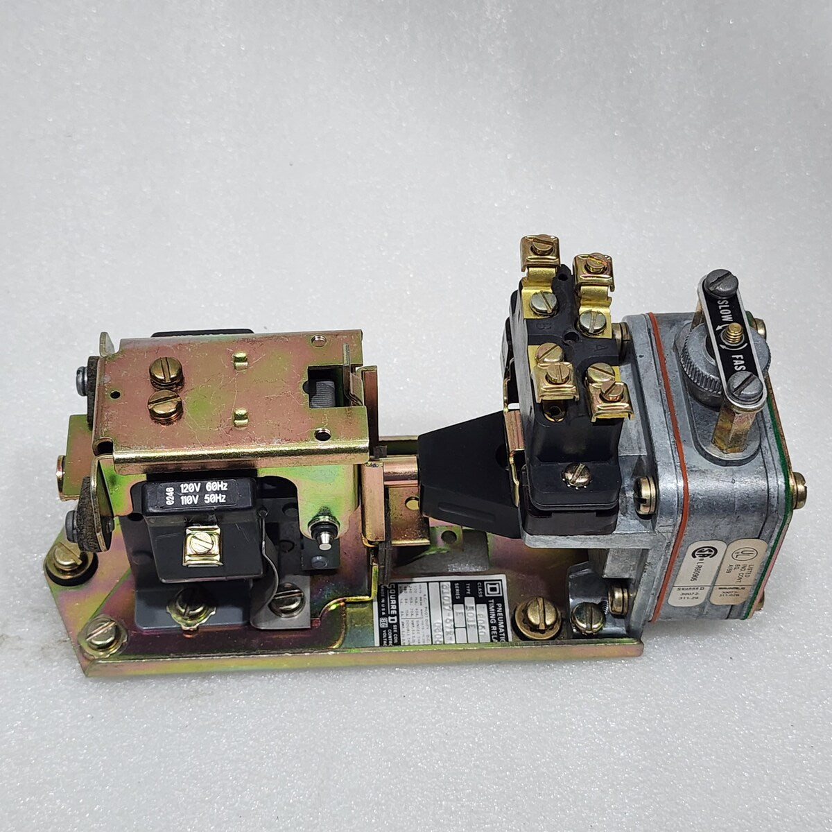 SQUARE D 9050 B01E SERIES E PNEUMATIC TIMING RELAY  COIL VOLTAGE 110-120V