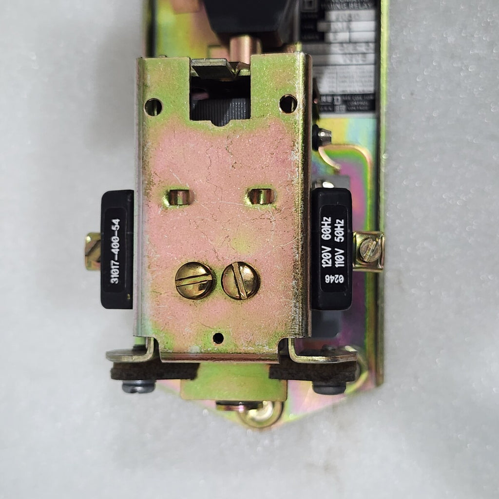 SQUARE D 9050 B01E SERIES E PNEUMATIC TIMING RELAY  COIL VOLTAGE 110-120V
