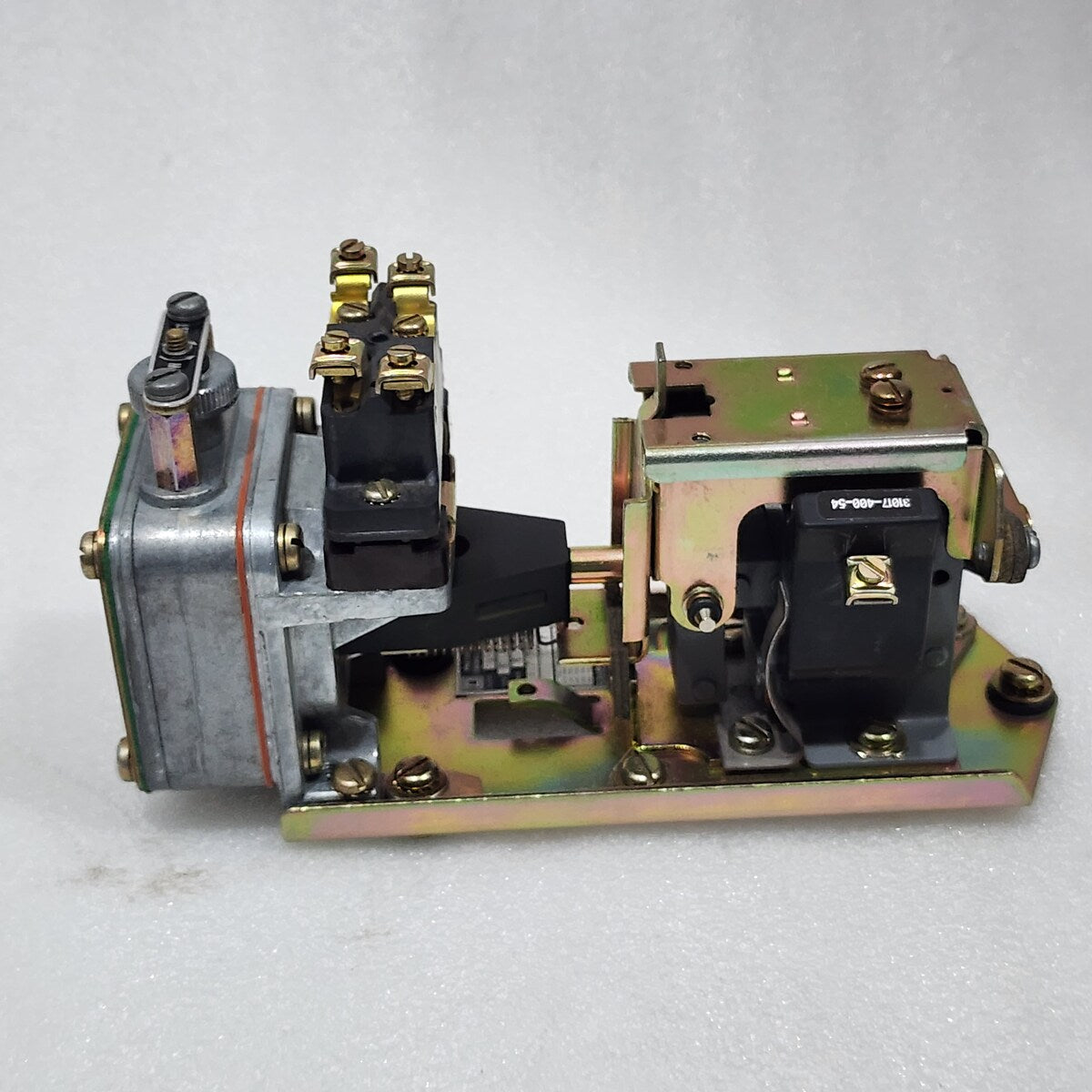 SQUARE D 9050 B01E SERIES E PNEUMATIC TIMING RELAY  COIL VOLTAGE 110-120V