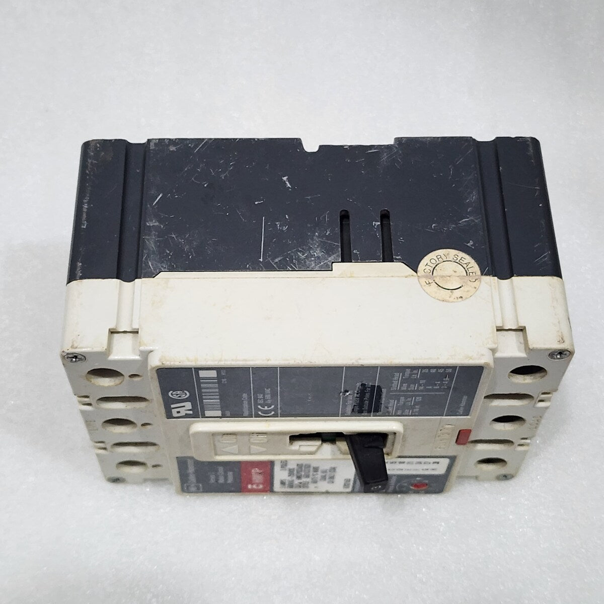EATON CUTLER HAMMER HMCP003AOC 3A INDUSTRIAL CIRCUIT BREAKER 600VAC/250VDC HMCP