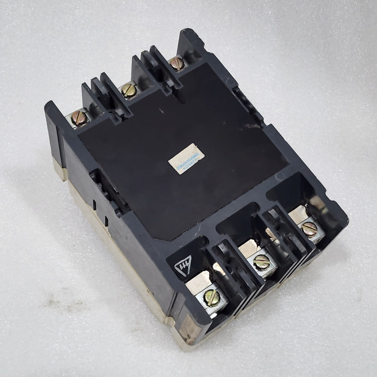 EATON CUTLER HAMMER HMCP003AOC 3A INDUSTRIAL CIRCUIT BREAKER 600VAC/250VDC HMCP