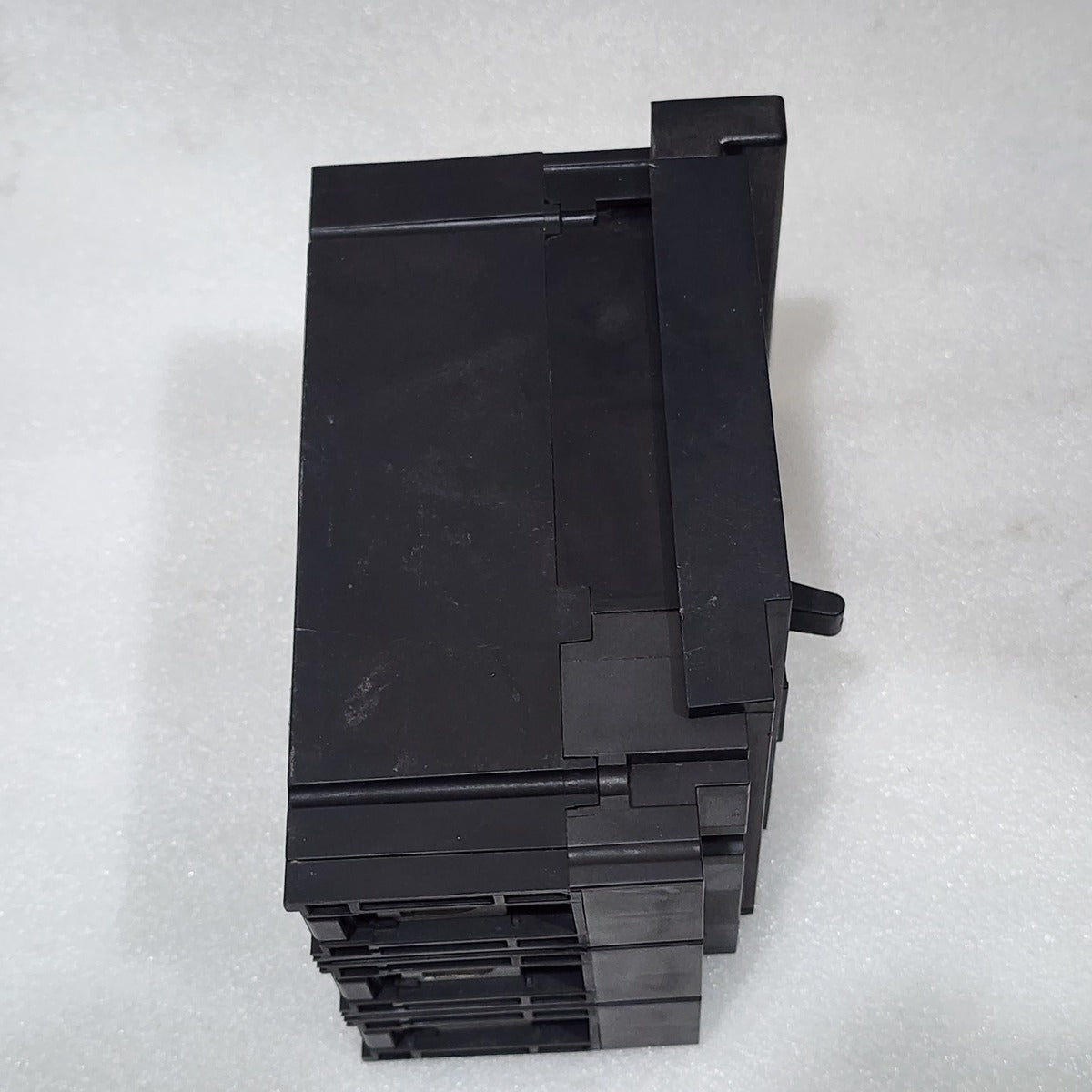 SQUARE D HJA36150 150A CIRCUIT BREAKER 480VAC 250VDC WITHOUT JAWS & PROTECTOR