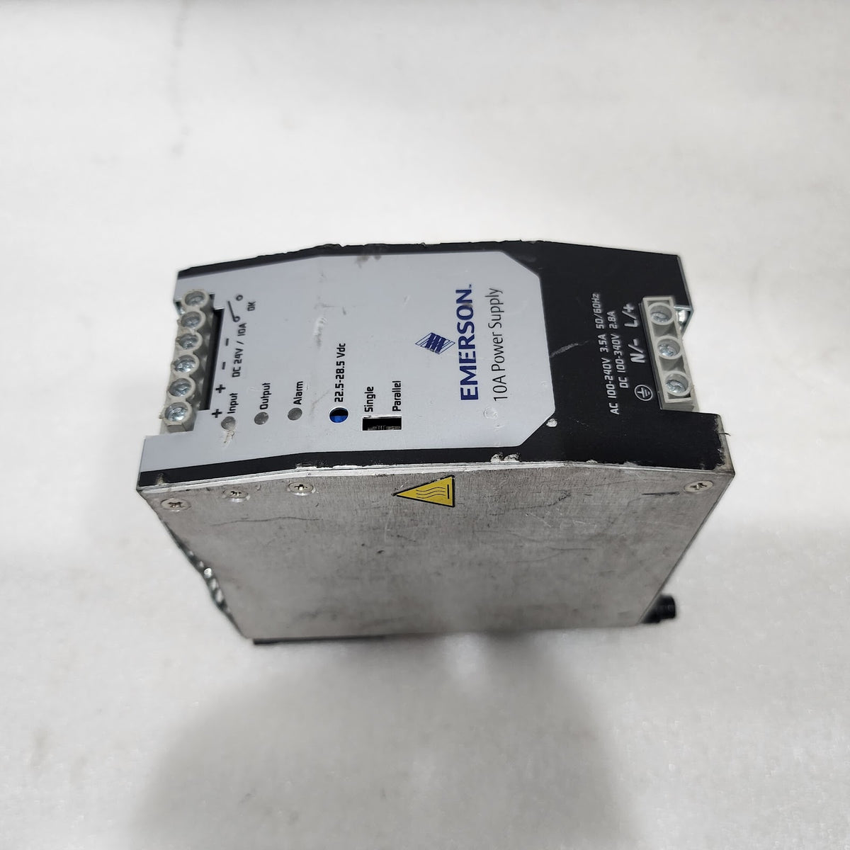 EMERSON SDN 10-24-100C AC/DC CONVERTER 24V DC 10A