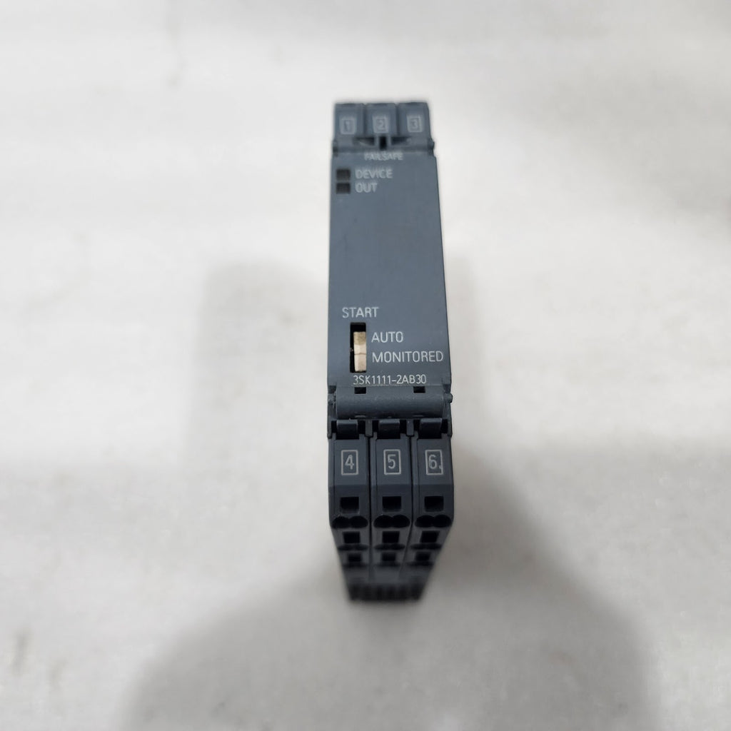 SIEMENS 3SK1111-2AB30 SINGLE CHANNEL SAFETY RELAY  24VAC-DC