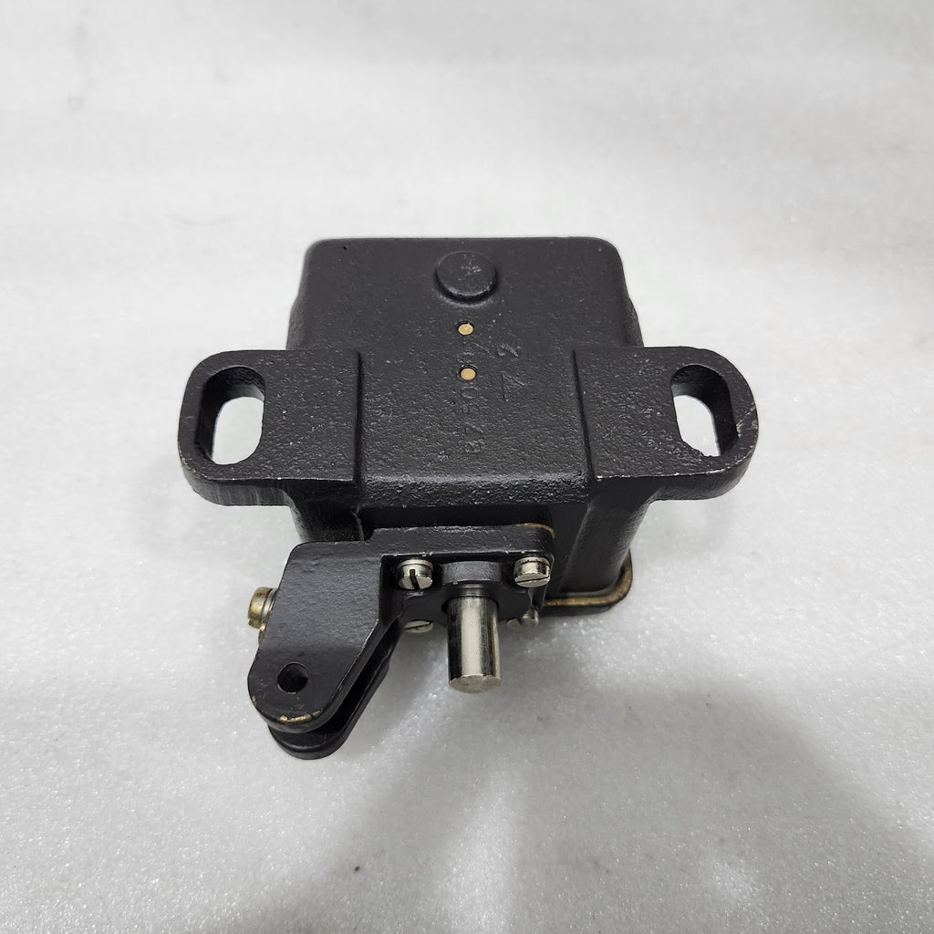 SCHMERSAL TJ 422-01Y OFF SET POSITION SWITCH 380VAC 16A
