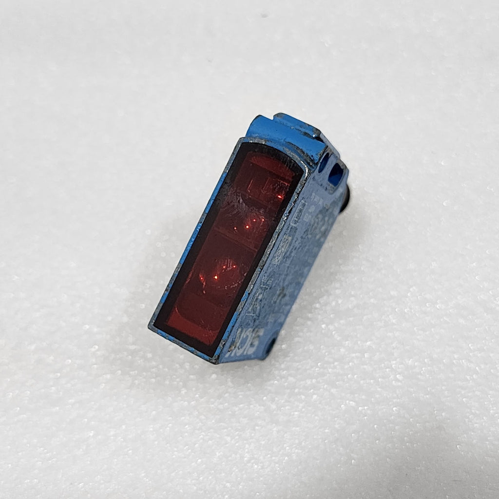 SICK WTB12-3P2433 PHOTOELECTRIC SENSOR 1041412 10-30VDC