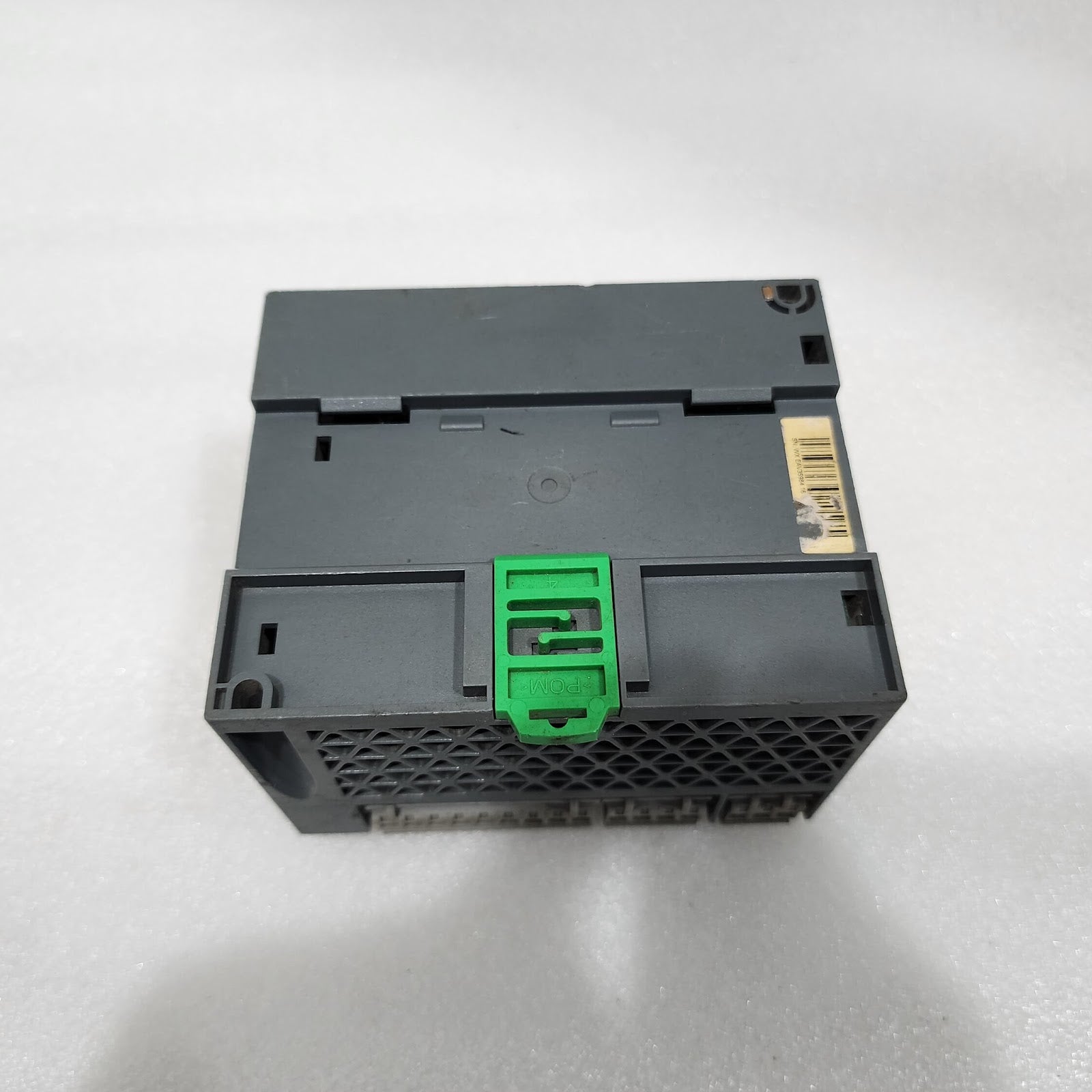 TM200C16U M200 CONTROLLER 16 I/O TRANSISTOR SINK 24VDC