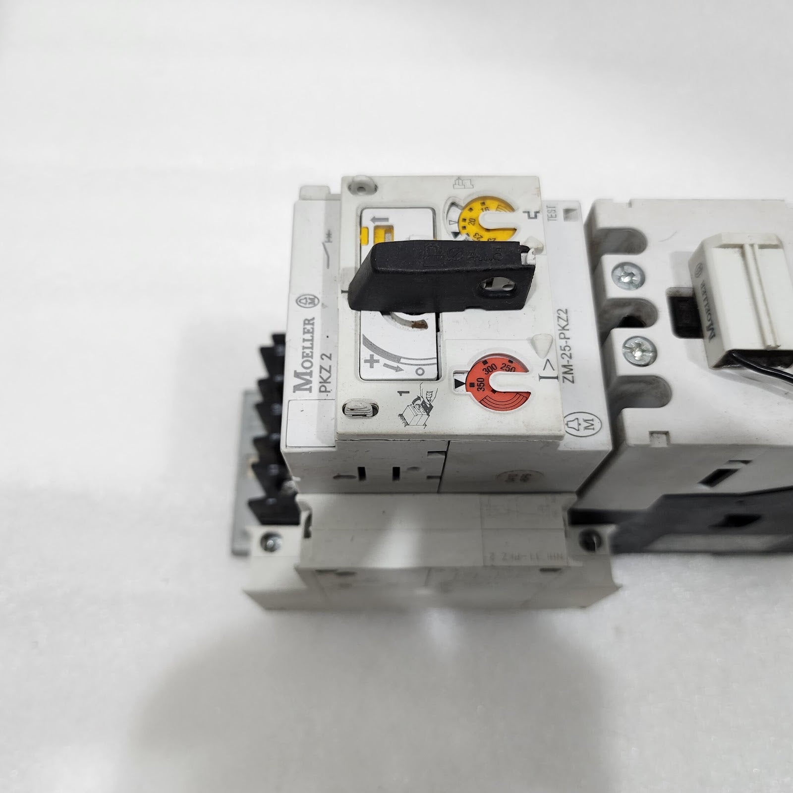 MOELLER ZM-25-PKZ2 MANUAL MOTOR PROTECTOR S-G-PKZ 2 HIGH CAPACITY CONTACT MODULE