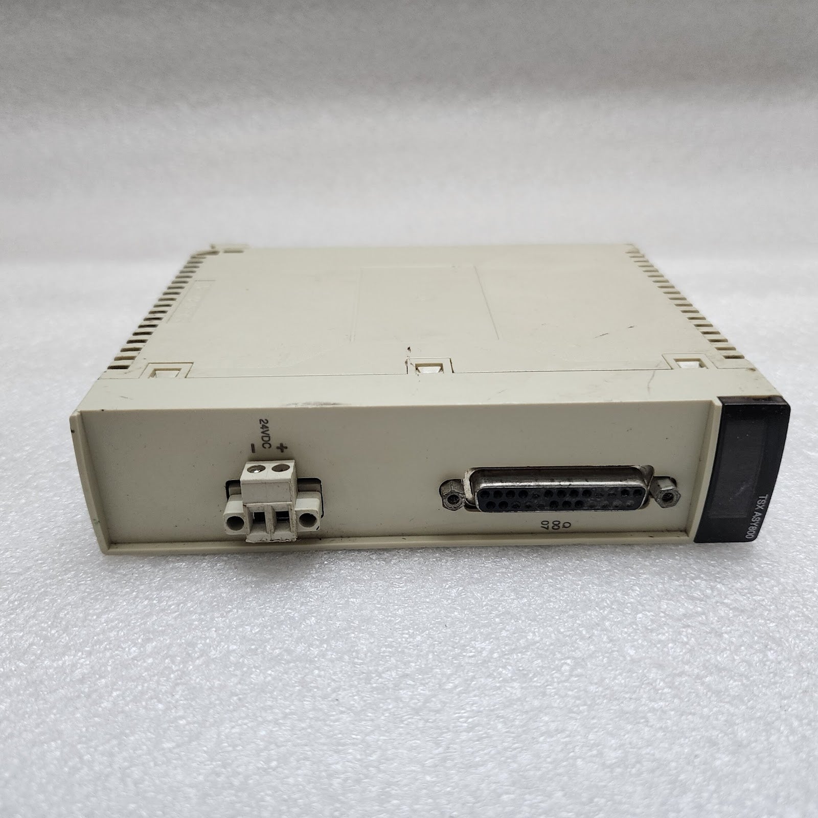 TSXASY800 8Q ANA.HL.NON ANALOG OUTPUT MODULE