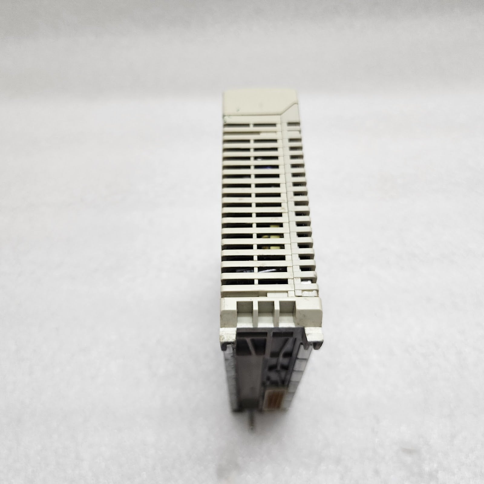 TSXASY800 8Q ANA.HL.NON ANALOG OUTPUT MODULE