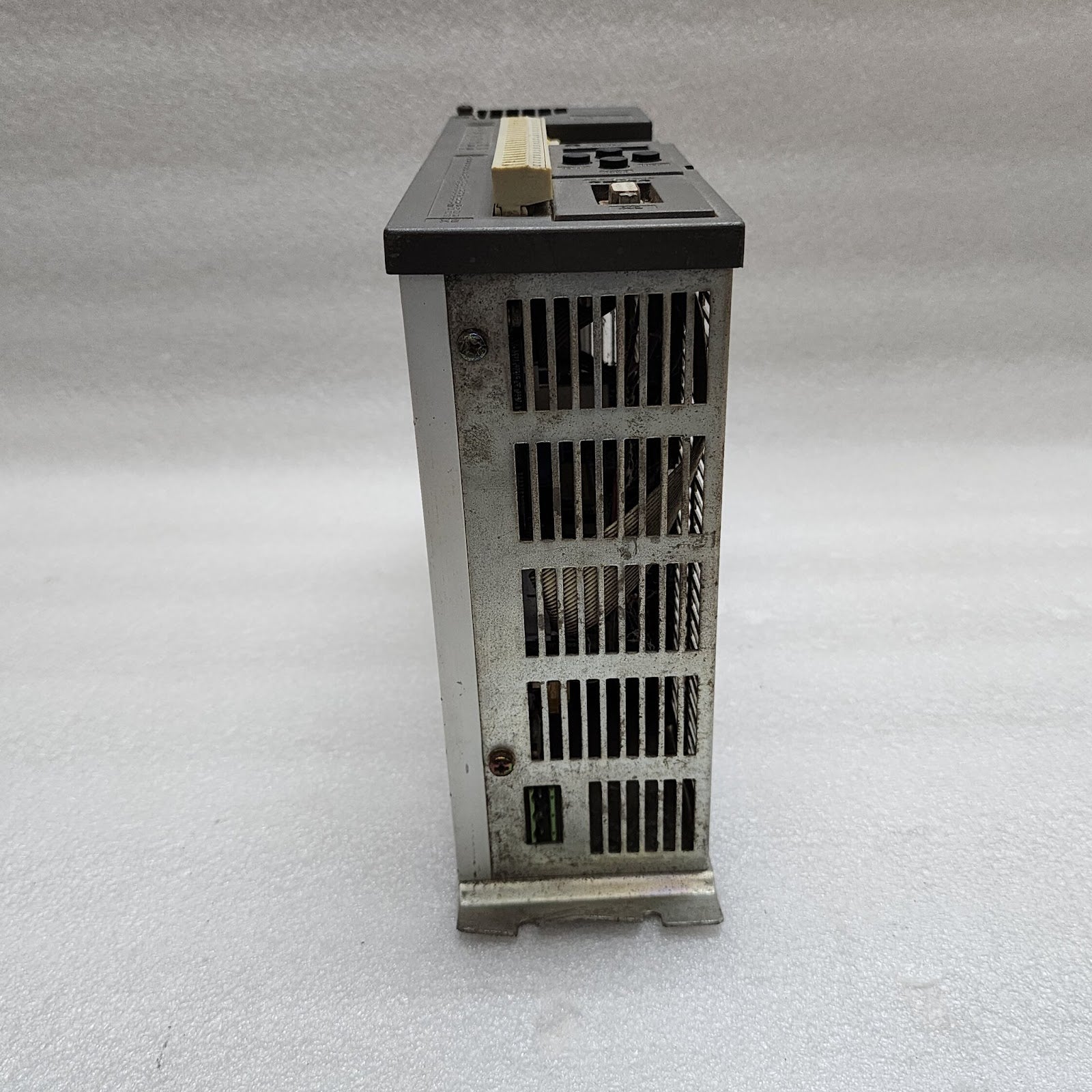 KEB 12.F0.R11-0000  FREQUENCY DRIVE 4.0 KW 6.6KVA  KARL E BRINKMANN