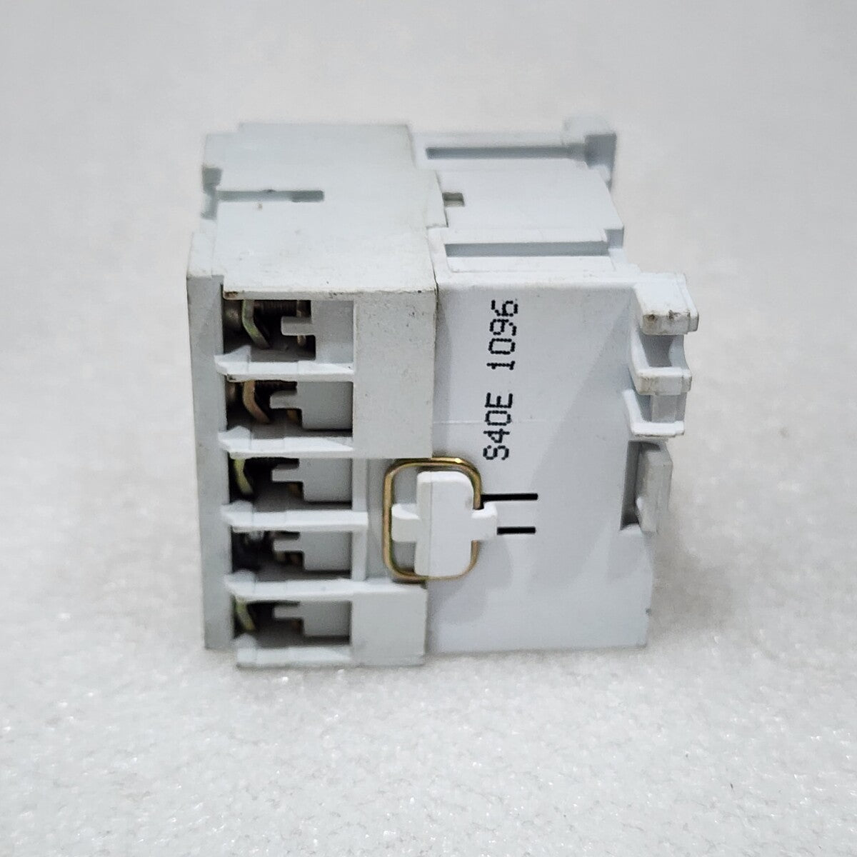 SPRECHER + SCHUH CS4-40E CONTROL RELAY COIL VOLTAGE 220-240V