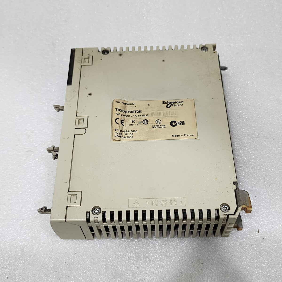 TSXDSY32T2K 32Q 24VDC 0.1A TR. BLK