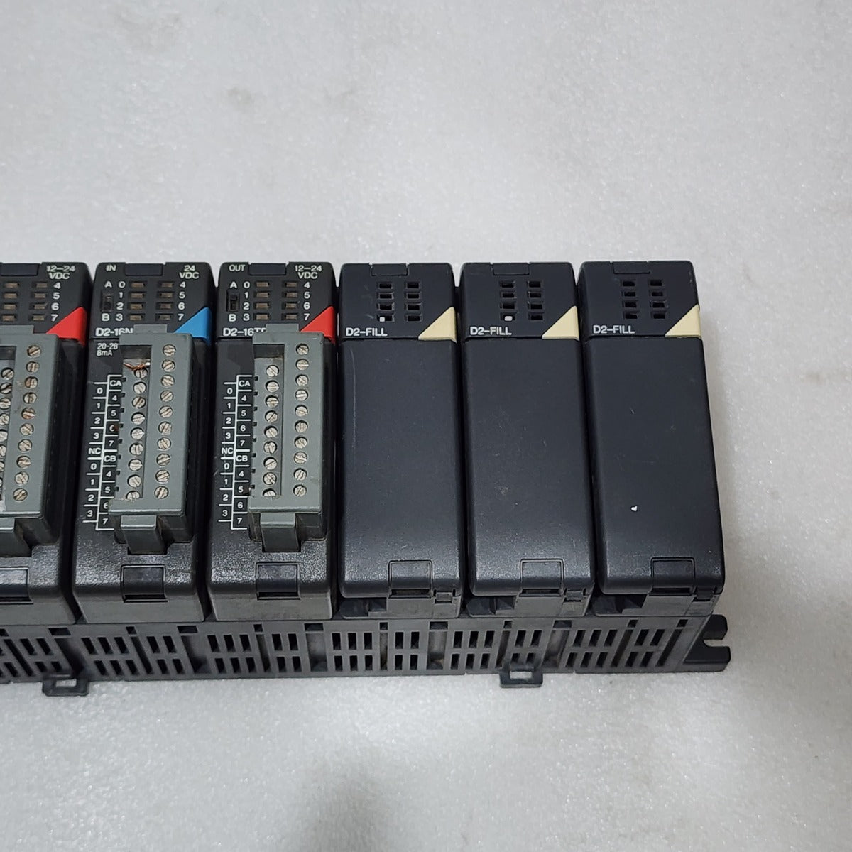 KOYO PLC DL250-1 CPU D2-09B PS D2-16ND3-2 IN D2-16TD2-2 OUT