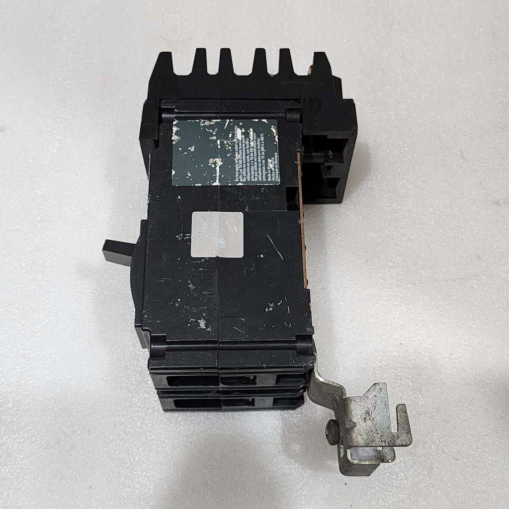 SQUARE D FA 15 A CIRCUIT BREAKER 15A FA26015AC FA/LA MOLDED CASE CIRCUIT BREAKER