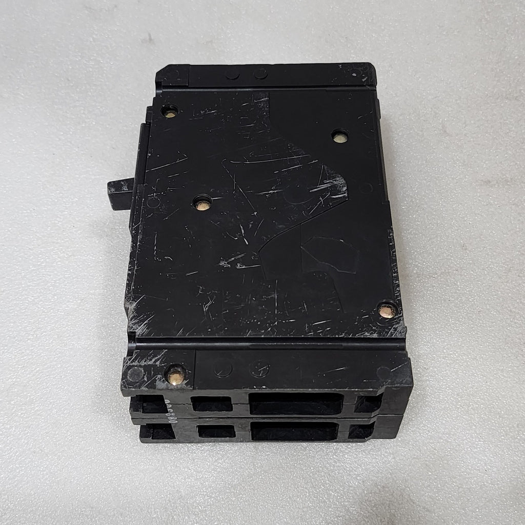 SIEMENS ED22B015 ED2 LOW VOLTAGE CIRCUIT BREAKER WITH LOAD LUG 15A