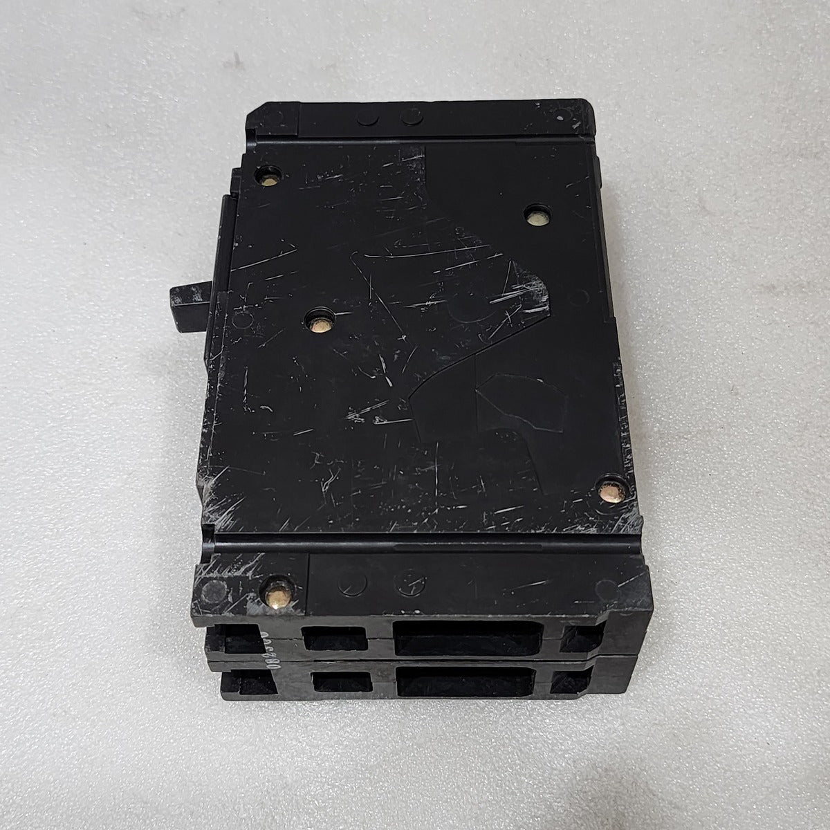 SIEMENS ED22B015 ED2 LOW VOLTAGE CIRCUIT BREAKER WITH LOAD LUG 15A