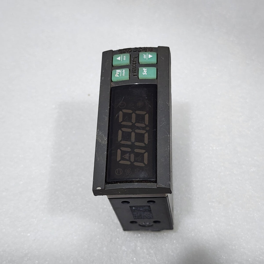 CAREL IR33C0LB00 TEMPERATURE PROCESS CONTROLLER