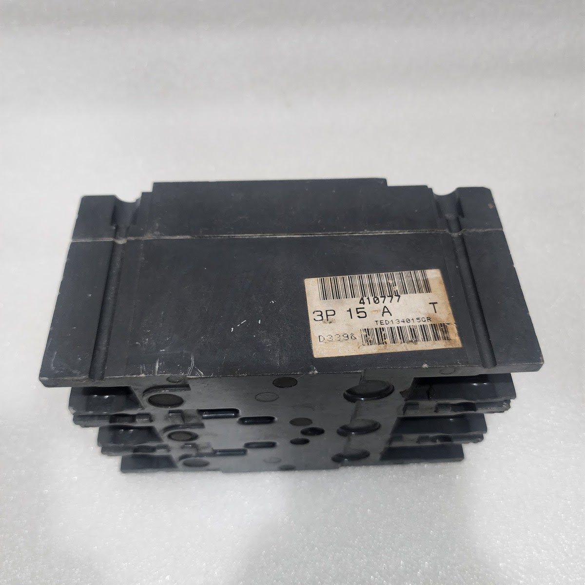 GE TED134015GR 3-POLE CIRCUIT BREAKER 15A GENERAL ELECTRIC