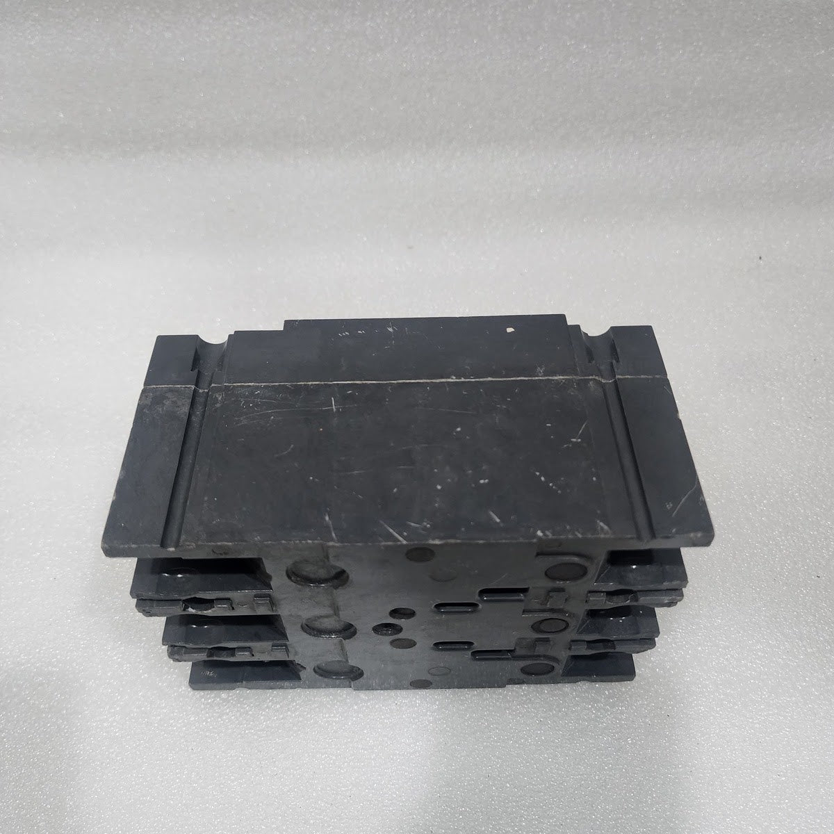 GE TED134015GR 3-POLE CIRCUIT BREAKER 15A GENERAL ELECTRIC