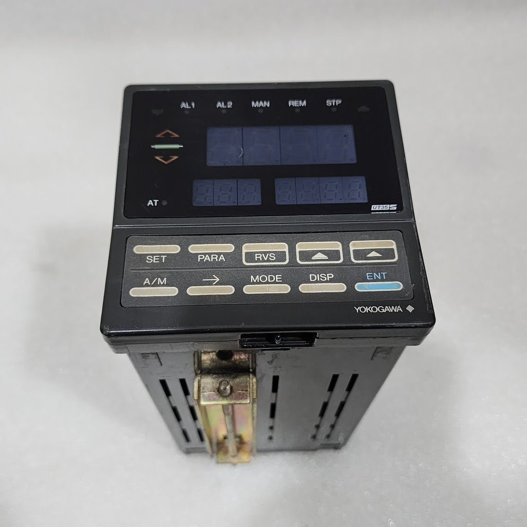 YOKOGAWA UT 35 TEMPERATURE CONTROLLER 90-250V