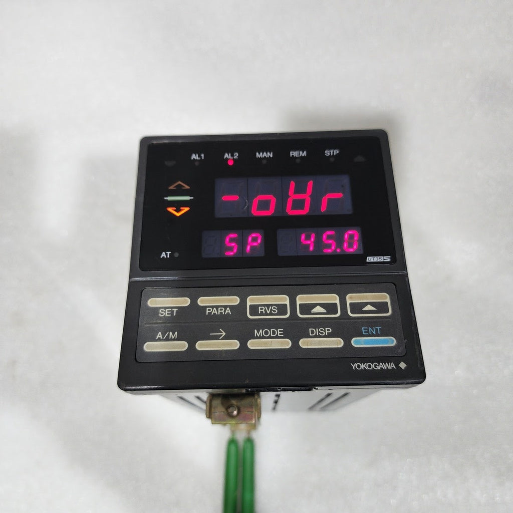 YOKOGAWA UT 35 TEMPERATURE CONTROLLER 90-250V
