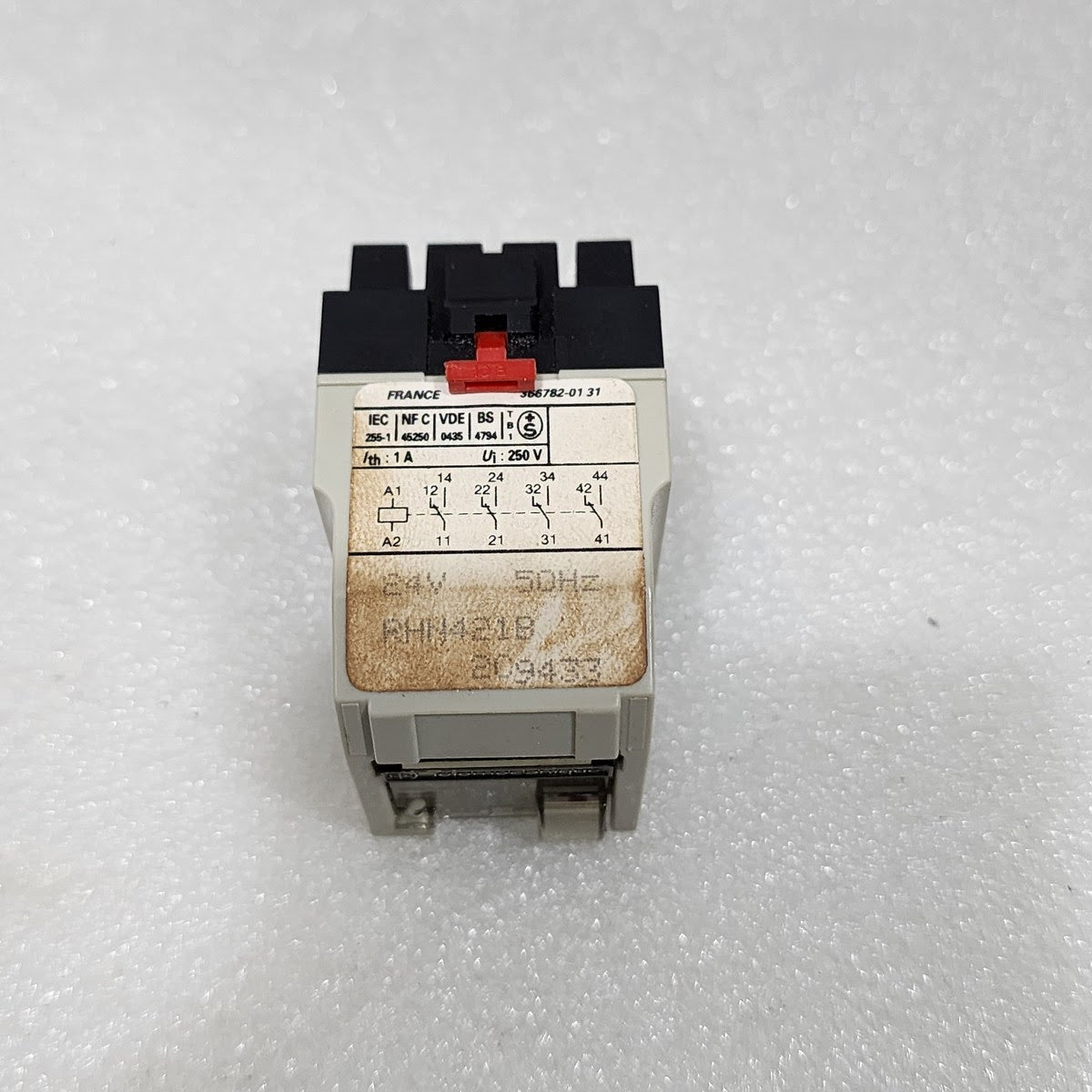 TELEMECANIQYE RHN421B PLUG IN RELAY 209433 24V