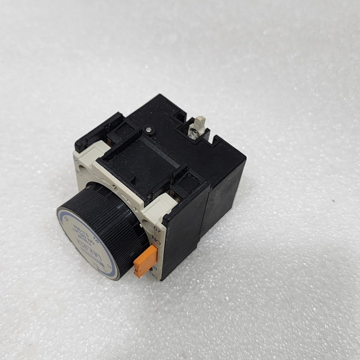 TELEMECANIQUE LA2 DT2 TRAVAIL ON DELAY TIMER 023002 0.1-30S