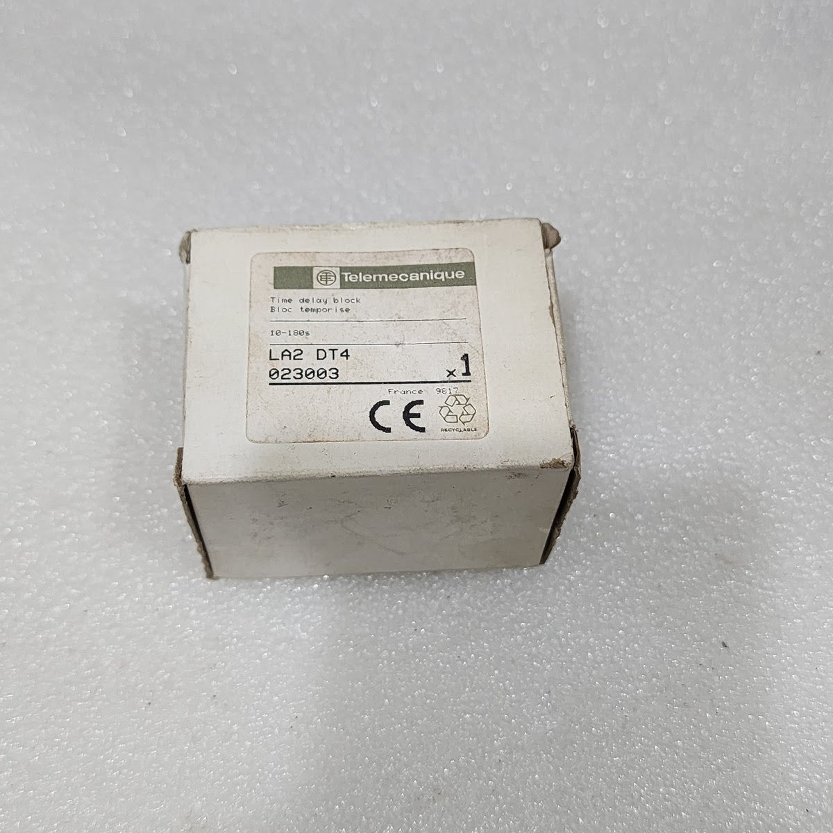 TELEMECANIQUE LA2 DT4 ON DELAY TIMER 023003 10-180 SEC