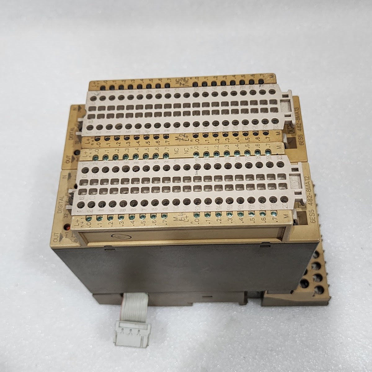 SIEMENS 6ES5 482-8MA12 DIGITAL INPUT/OUTPUT MODULE 6ES5 482-8MA13
