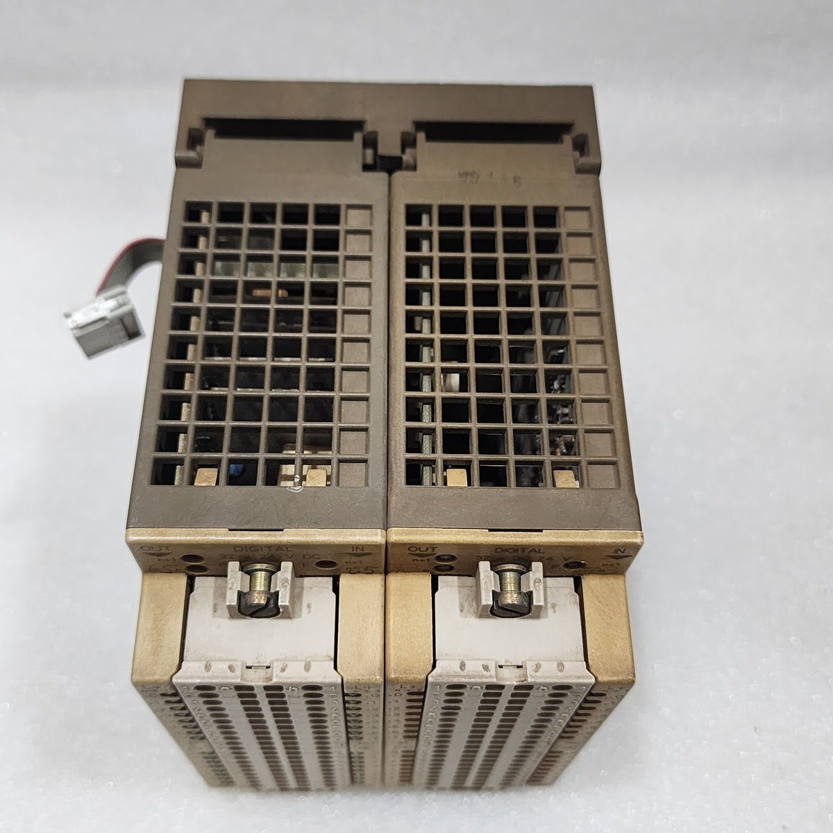 SIEMENS 6ES5 482-8MA12 DIGITAL INPUT/OUTPUT MODULE 6ES5 482-8MA13