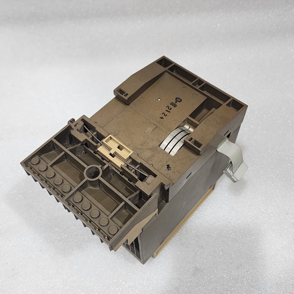 SIEMENS 6ES5 482-8MA12 DIGITAL INPUT/OUTPUT MODULE 6ES5 482-8MA13