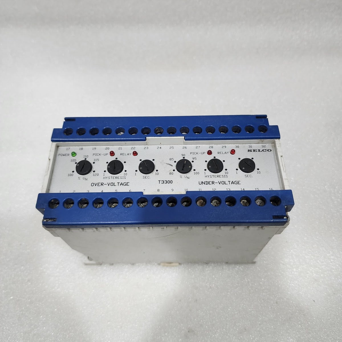 SELCO T3300-00 3-PHASE VOLTAGE RELAY 230V